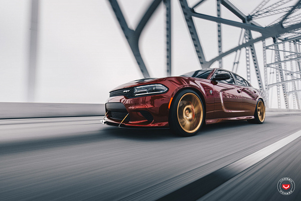Фото дисков Vossen CG-204 Глянцевое золото на Dodge Charger VII