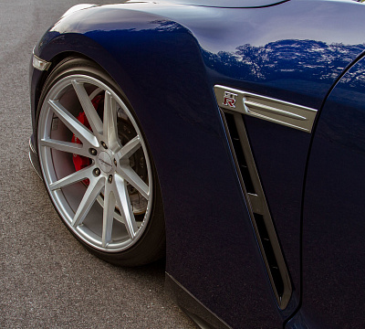 Фото дисков Vossen VFS-1 на Nissan GT-R
