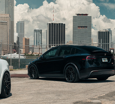 Фото дисков Vossen HF-7 на Tesla Model X