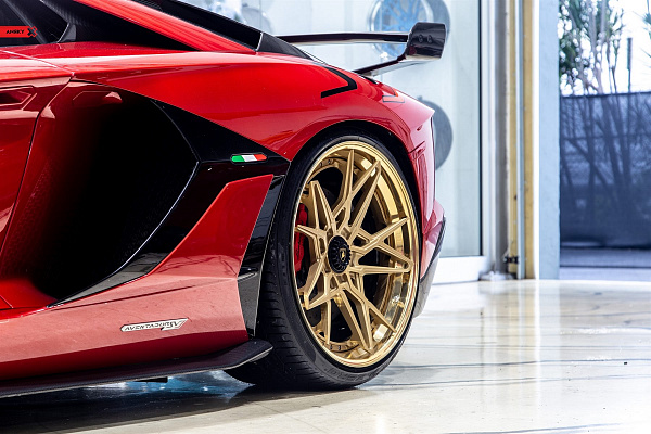 Фото дисков Anrky S1-X2 Сатиновое золото на Lamborghini Aventador