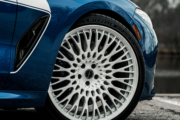 Фото дисков Brixton Forged TR20 Белый глянец на BMW 8/M8