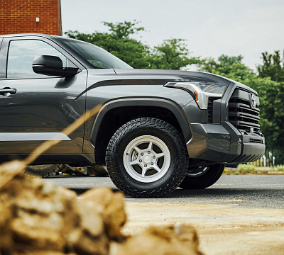 Фото дисков Black Rhino SHOGUN на Toyota Tundra III