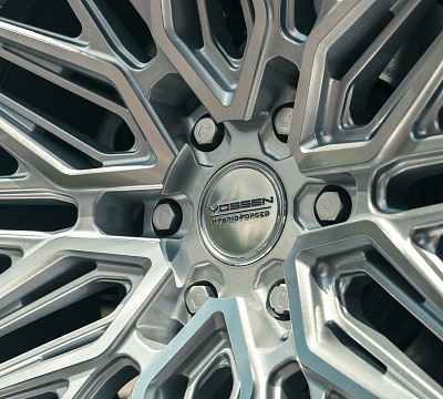 Фото дисков Vossen HF6-5 на Ram 1500 V