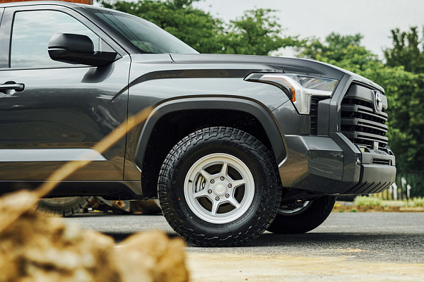 Фото дисков Black Rhino SHOGUN  на Toyota Tundra III
