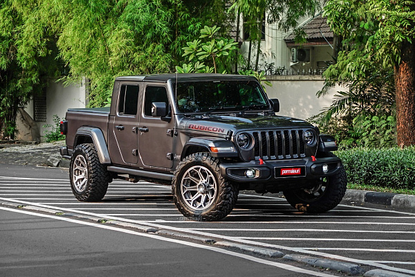Фото дисков 4PLAY 4P80R Глянцевый графит на Jeep Gladiator II (JT)