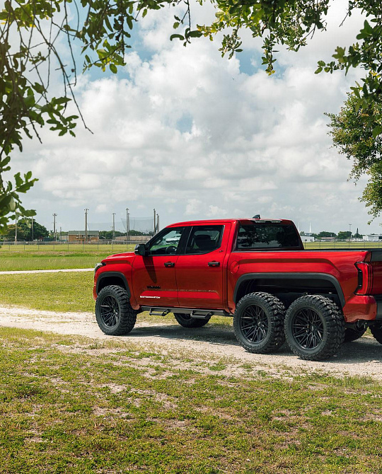 Фото дисков HF6-5 Черный сатин на Toyota Tundra III