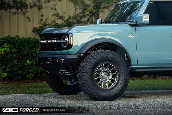 Фото дисков BC Forged RD03-BL Сатиновый тонированный лак на Ford Bronco
