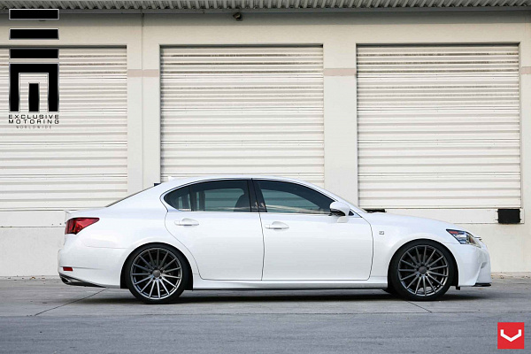 Фото дисков Vossen VFS-2 Глянцевый графит на Lexus GS IV