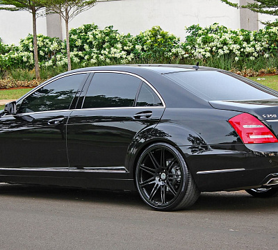 Фото дисков HRE 301M на Mercedes-Benz S-Class (W221)