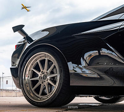 Фото дисков AL13 R10 на Chevrolet Corvette C8