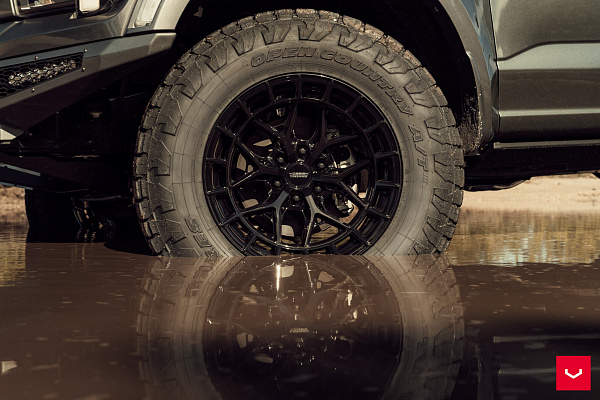 Фото дисков Vossen HFX-1 (6-Lug) Черный глянец на Ford F-150 XIV