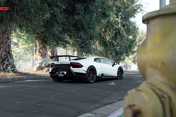 Фото дисков Anrky AN21 Черный сатин на Lamborghini Huracan