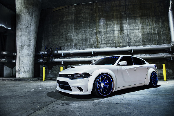 Фото дисков Savini SV63 Другой цвет на Dodge Charger VII