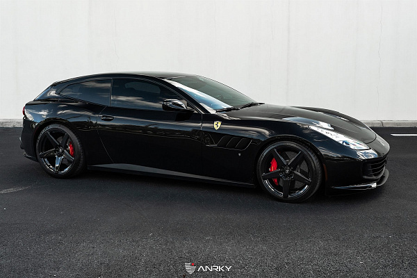 Фото дисков Anrky RS5.1 Черный глянец на Ferrari GTC4Lusso
