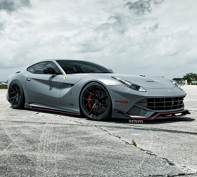 Фото дисков Strasse Wheels SM5RT Deep Concave Monoblock на Ferrari 812