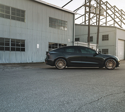 Фото дисков Vossen VFS-2 на Tesla Model 3