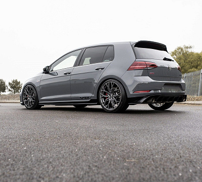 Фото дисков Bola FLX на Volkswagen Golf VII