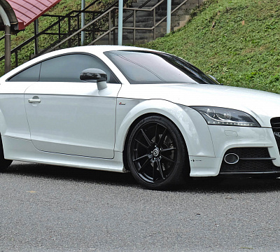 Фото дисков HRE FF04 на Audi TT (8J)