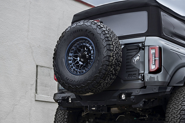 Фото дисков Black Rhino ALPHA Синий глянец на Ford Bronco