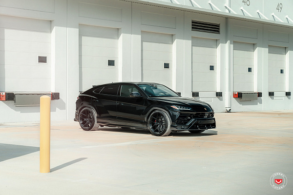 Фото дисков Vossen S21-01 Черный глянец на Lamborghini Urus