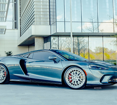 Фото дисков Strasse Wheels SV10M Deep Concave FS на McLaren 650S