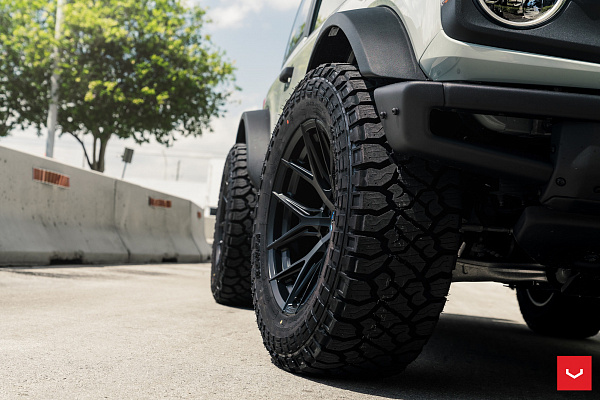 Фото дисков Vossen HF6-4 Черный сатин на Ford Bronco