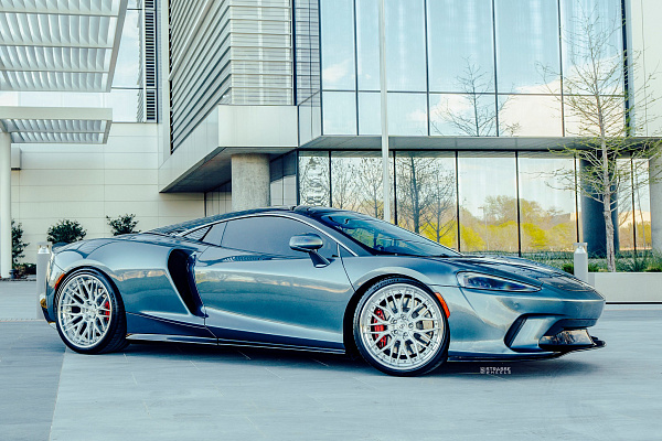 Фото дисков Strasse Wheels SV10M Deep Concave FS Глянцевый лак на McLaren 650S