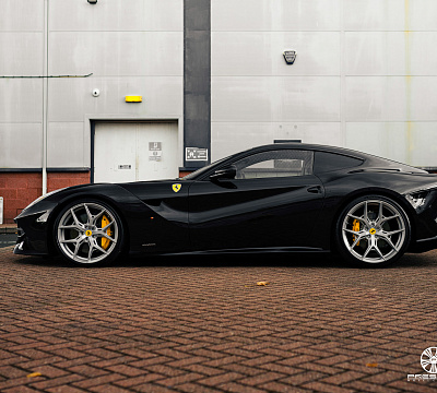 Фото дисков Vossen HF-5 на Ferrari F12