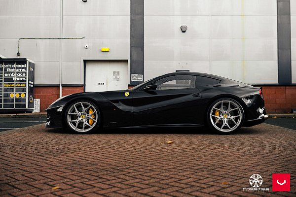 Фото дисков Vossen HF-5 Серебро на Ferrari F12