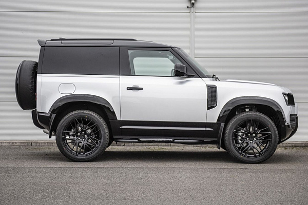 Фото дисков Bola FP1 Черный глянец на Land Rover Defender II