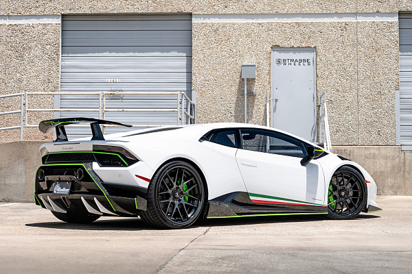 Фото дисков Strasse Wheels SM7 Deep Concave FS Другой цвет на Lamborghini Huracan