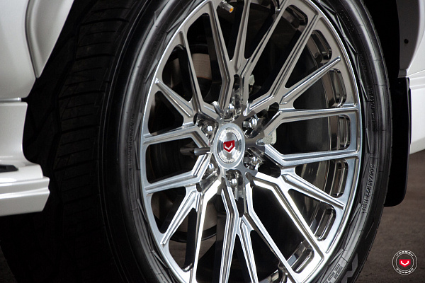 Фото дисков Vossen M-X3 Глянцевый лак на Toyota Land Cruiser 300