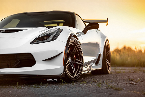 Фото дисков Strasse Wheels SP5R Deep Concave Duoblock Черный матовый на Chevrolet Corvette C7