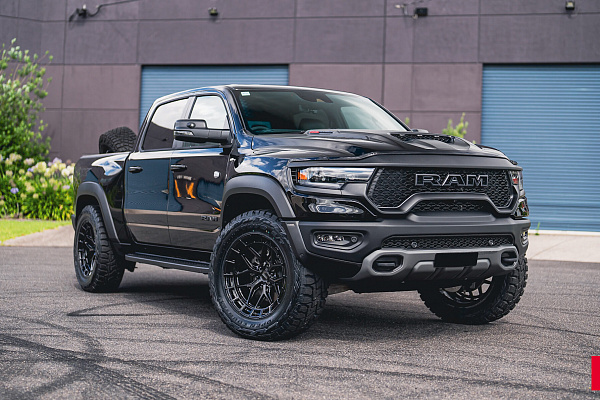 Фото дисков Vossen HFX-1 (6-Lug) Черный глянец на Ram 1500 V