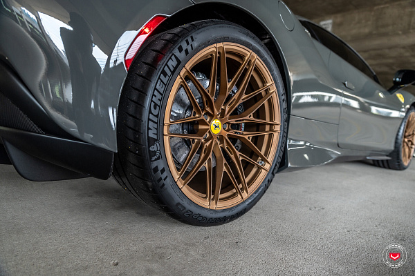 Фото дисков Vossen S21-02 Сатиновая темная медь на Ferrari F8