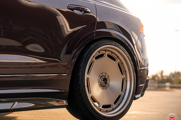 Фото дисков Vossen GEN-06 (3-piece) Сатиновая шампань на Audi Q8