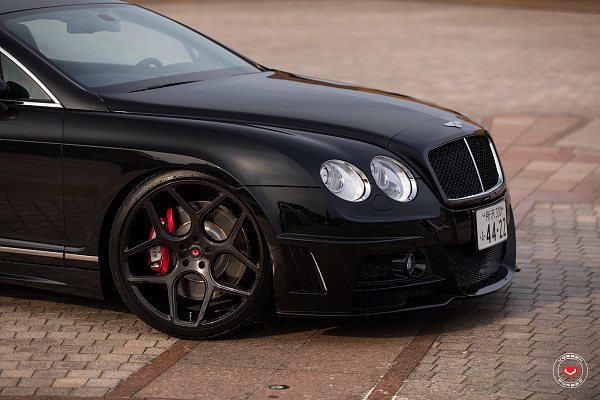 Фото дисков Vossen CG-205 Черный глянец на Bentley Continental GT II