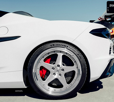 Фото дисков Strasse Wheels S5 Track на Chevrolet Corvette C8