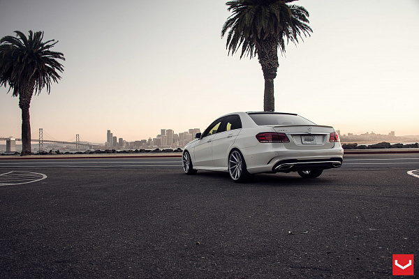 Фото дисков Vossen CVT Серебро на Mercedes-Benz E-Class (W212, S212, C207)