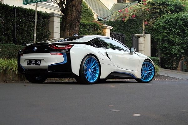 Фото дисков HRE P103 Синий сатин на BMW i8