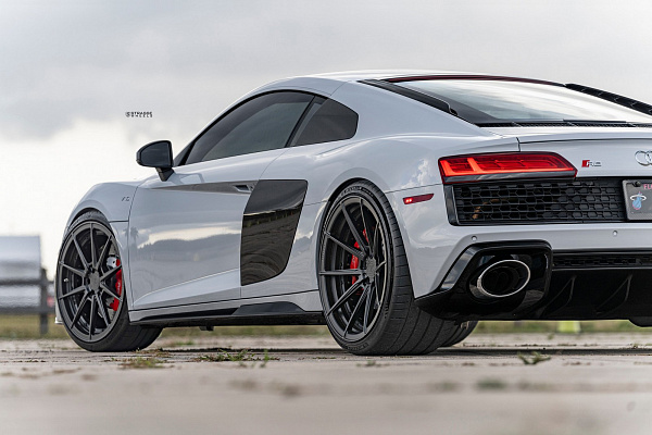 Фото дисков Strasse Wheels SV10 Deep Concave Duoblock Черный сатин на Audi R8 (4S)