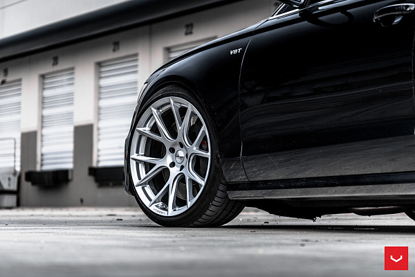 Фото дисков Vossen VFS-6 Серебро на Audi A/RS 6 (C7)