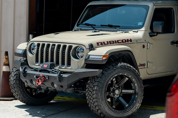 Фото дисков 4PLAY 4P63 Черный глянец на Jeep Gladiator II (JT)