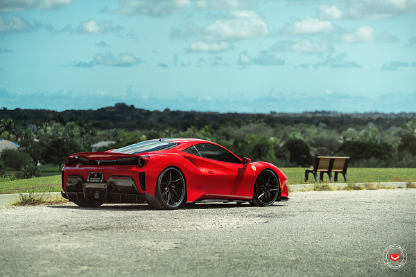 Фото дисков Vossen EVO-5 Черный глянец на Ferrari 488