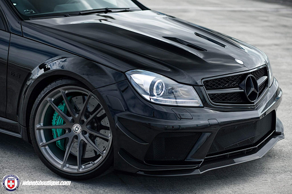 Фото дисков HRE P104 Глянцевый темный лак на Mercedes-Benz C-Class (W204)