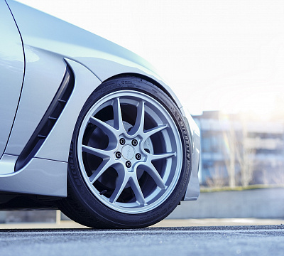 Фото дисков Rotiform LTN-J на Subaru BRZ II
