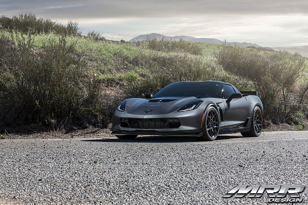 Фото дисков MRR FS01 Черный глянец на Chevrolet Corvette C7