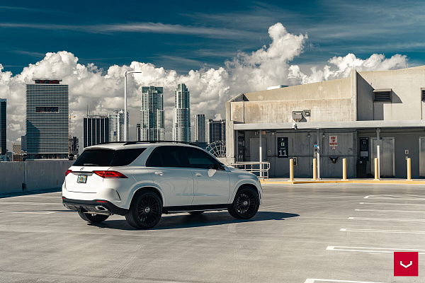 Фото дисков Vossen HF-8 Черный глянец на Mercedes-Benz GLE II