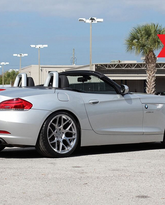 Фото дисков FF01 Серебро на BMW Z4 (E89)