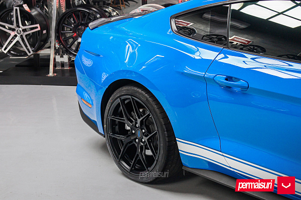 Фото дисков Vossen HF-5 Черный сатин на Ford Mustang VI